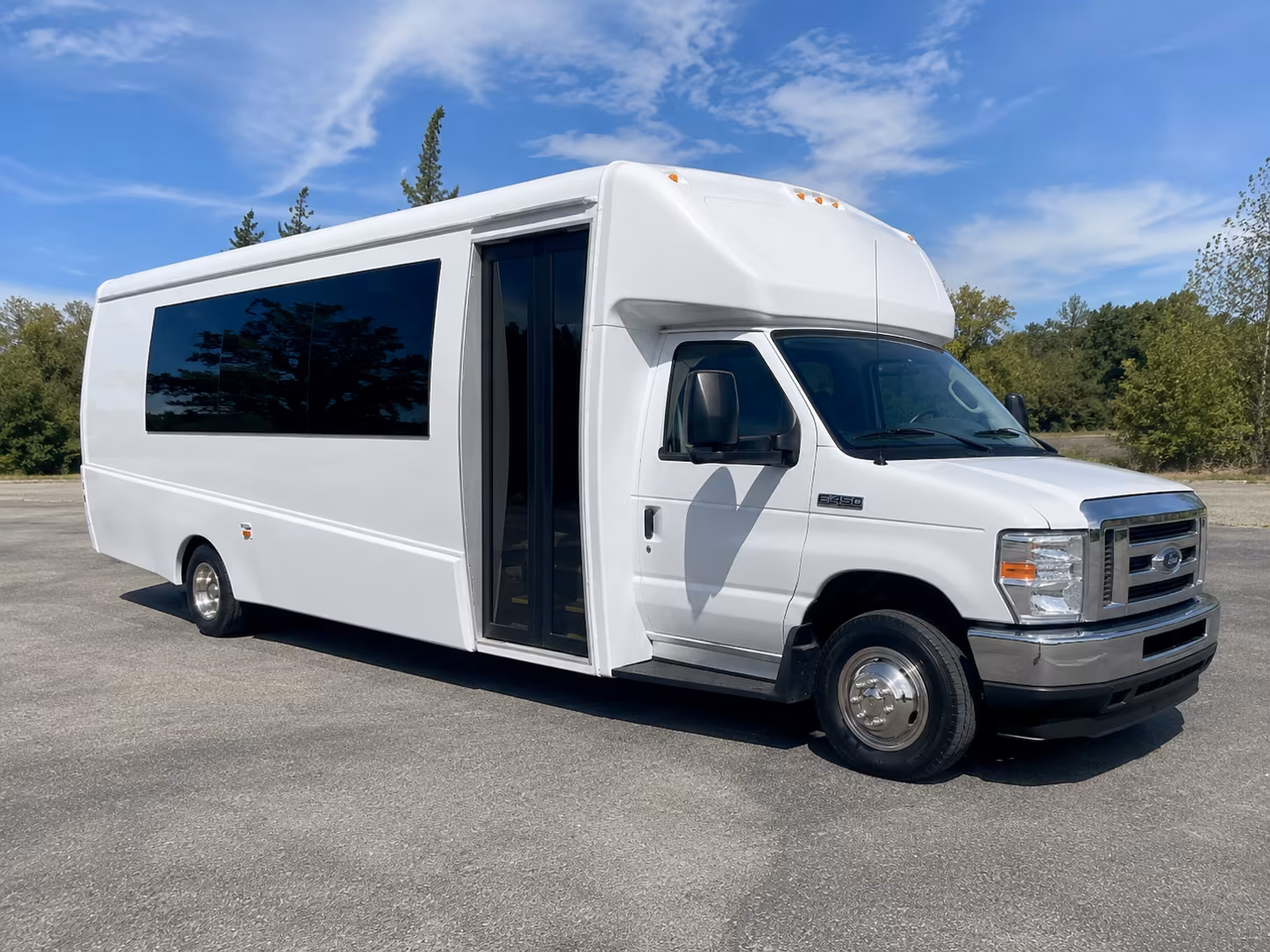disneyland anaheim theme park party bus rental